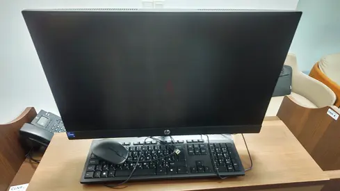 HP All-in-One Desktop with Power Cable, Keyboard & Mouse - Good Working Condition