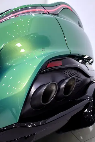 صورة مصغرة 12 لـ 2024 Aston Martin DBX