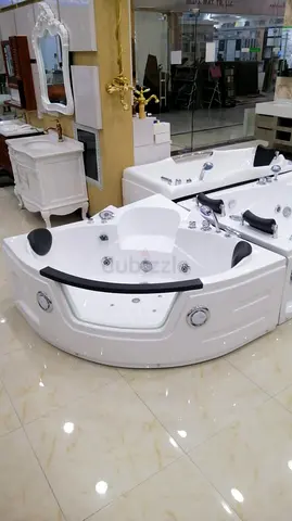 Corner Whirlpool Bathtub with Jacuzzi Jets - Dual Headrests 150x150cm 135x135cm