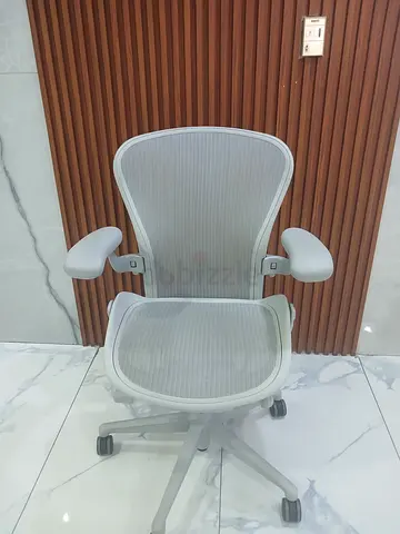 For Sale Herman Miller Remastered Aeron Chair Size B Mineral Colour Fully Loaded