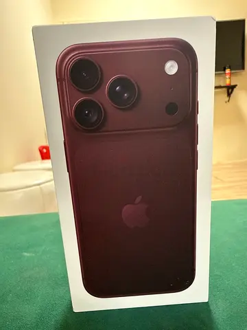 iPhone 18 pro 256gb burgundy