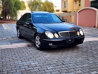 2005 Mercedes-BENZ E-CLASS photo 3