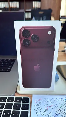 iPhone 18 promax 256 gb burgundy TDRA