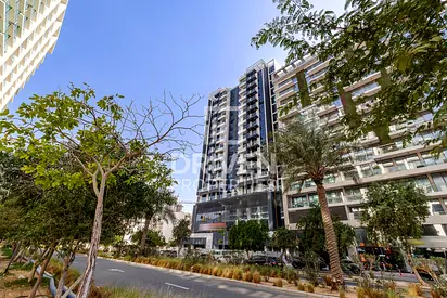 Full-Building for Investment | Exclusive