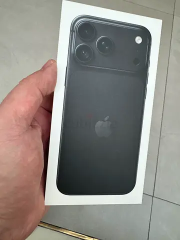 Brand new sealed iPhone 18 Pro MAX (black 256) in original box