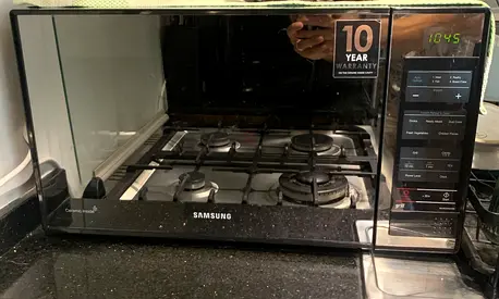 Samsung Microwave In Excellent Condition
