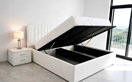 Brand new King size Hydrolic Storage bed with Mattress Available