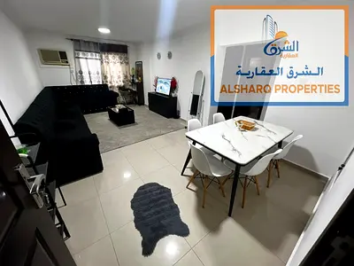 أجمل الشقق للإيجار الشهري على كورنيش عجمان غرفة وصالة بمساحة كبيرة، مفروشة فرش فندقي راقٍ، مع بلكونة مميزة وإطلالة رائعة.