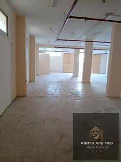 Commercial warehouse, 2,300 sq ft, annual rent, spacious, divided and organized, suitable for all bu