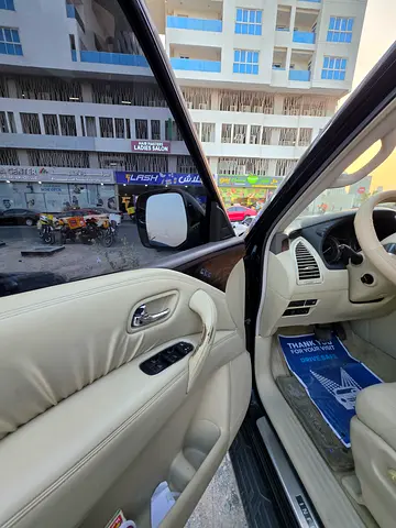 2012 Infiniti QX56 缩略图 11