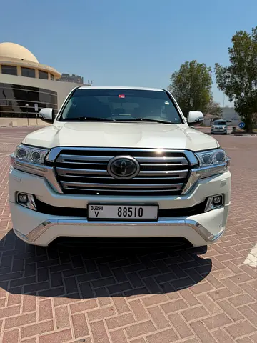 2018 Toyota LAND CRUISER — фото 1