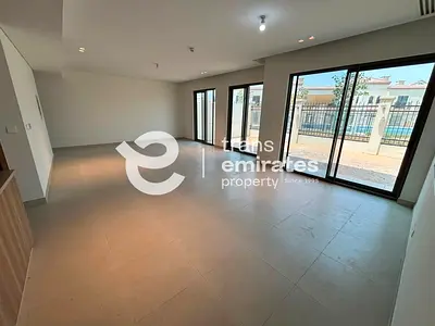 Spacious 3BR Townhouse | Single Row | Pool View