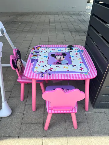 Kids table and chair