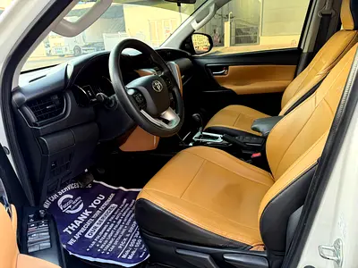 2019 Toyota FORTUNER 缩略图 6