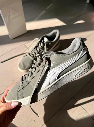 Used shoes for sall