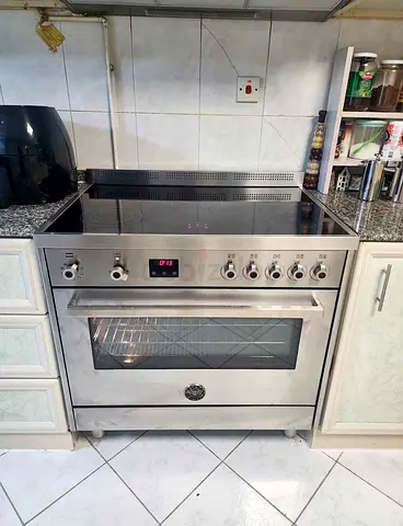 Bartzzoni 5 Burners Full Electric Digital Cooking Range Sam Like New Condition 90cm