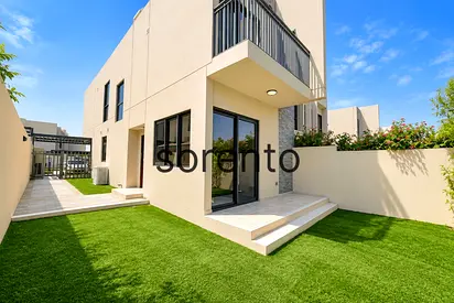 SINGLE ROW | MIDDLE CORNER | LANDSCAPED