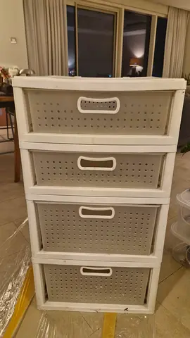 White 4-Drawer Plastic Storage Chest - Good Condition