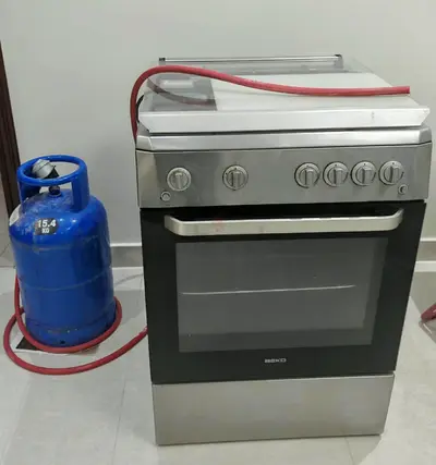 Beko freestanding gas cooker with oven - good working condition