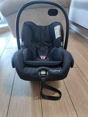 Maxi-Cosi Infant Car Seat (Rear-facing) - Good Condition