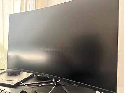 27-inch curved Full HD monitor - gently used
