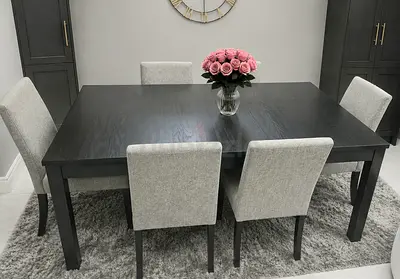 Pure Wood Extendable dining table with chairs like new