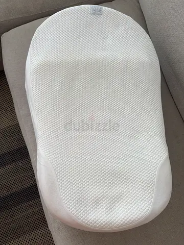 Cocoon baby - White newborn baby lounger / nest — gently used