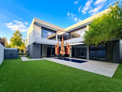 Elegant 5BR Villa with Pool & Maid Room | Robinia