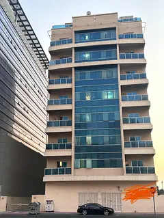 Master bedroom available alnhda 2 dubia side