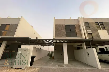 3 BHK TH | Single Row | L Shape Garden