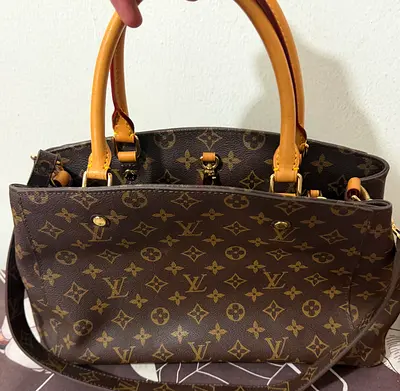 LV authentic ladies bag
