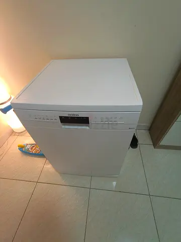 Siemens Freestanding Dishwasher - White, Good Condition never used , neat and clean