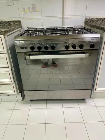 Stainless Steel 5-Burner Gas Cooker with Oven - Good Working Condition