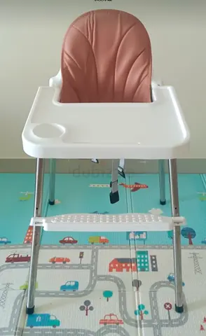 Baby high chair for sale 90aed only