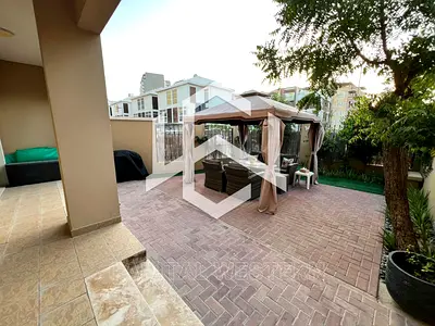 UNFURNISHED 3BR+M | PRIVATE GARDEN | CORNER UNIT