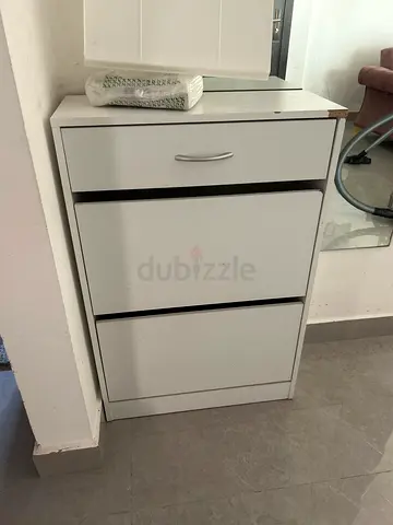 White shoe cabinet with drawer