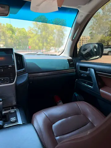 2018 Toyota LAND CRUISER — фото 11
