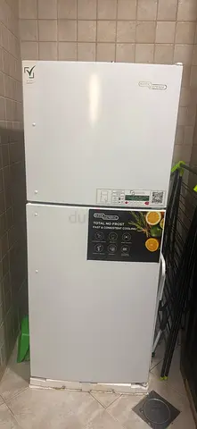 Well-kept White Top-Freezer Refrigerator - Total No Frost