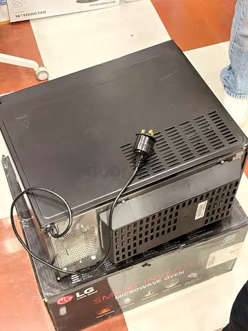 MH 8265 DIS Used LG Microwave Oven - Good Working Condition MH8265 DIS