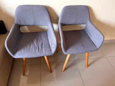 chairs with coffee table