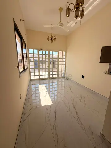 Executive bedspace  for ladies  in rashidiya dubai 1000