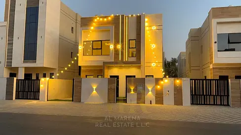 The grandeur of a traditional style with a modern touch in Al Haliw 2 | Villa featuring 4 master bedrooms with built-in wardrobes | Ground floor, firs