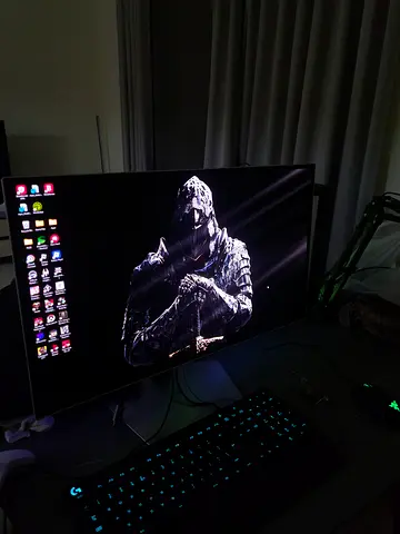 OLED SAMSUNG G60SD gaming monitor