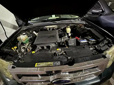 2009 FORD ESCAPE photo 6