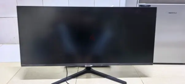 Samsung 34 Inch Ultra-WQHD Monitor – 100Hz Good Working Condition