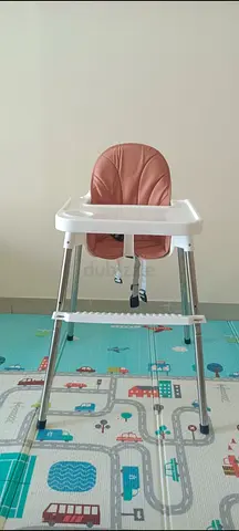 Baby high chair for sale 90aed only.
