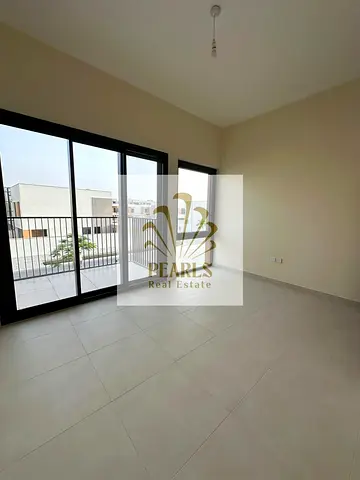 Luxury 4BHK townhouse + maid room in Aizha: hall, majlis, fitted kitchen, 5 baths, landlord maintenance, 15 mins to Sharjah Airport.
