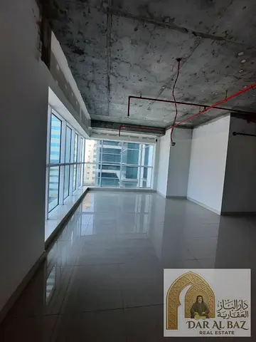 مكتب تجاري للايجار السنوي - المجاز 1- باركن مجاني شهر مجاني اطلالة مفتوحة مطبخ و حمام مناسب لجميع الانشطة التجارية-