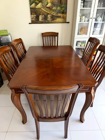 Elegant Solid Wood 6-Seater Dining Table Set