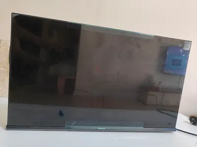 Hisense 32" Flat Panel LED TV - Good Working Condition